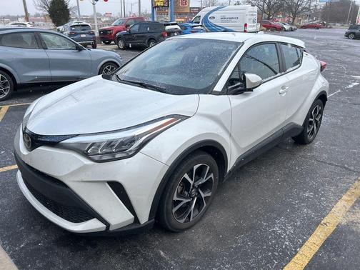2022 Toyota C-HR XLE