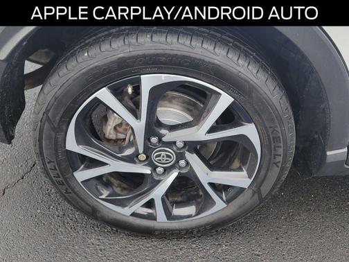 2022 Toyota C-HR XLE