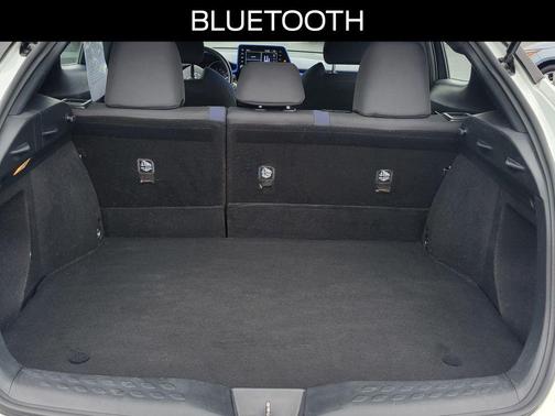 2022 Toyota C-HR XLE