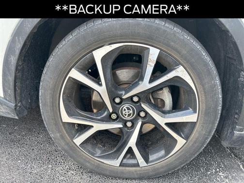 2022 Toyota C-HR XLE