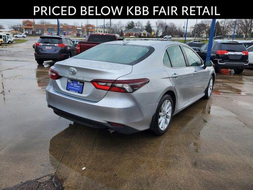 2022 Toyota Camry LE