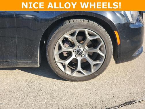 2017 Chrysler 300 S