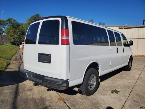 2016 Chevrolet Express 3500 LT