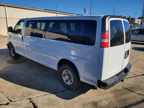 2016 Chevrolet Express 3500 LT