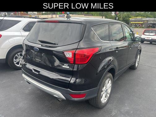 Black Metallic 2019 Ford Escape SE