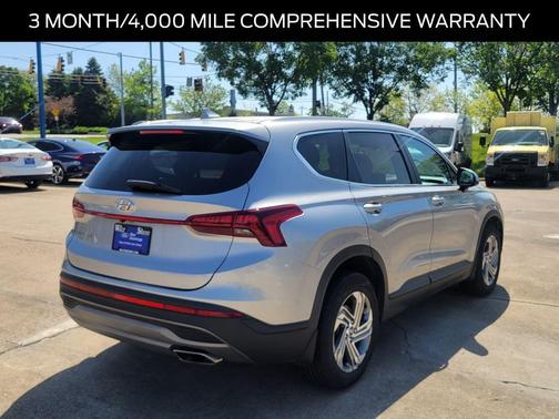 Shimmering Silver Pearl 2022 Hyundai SANTA FE SE
