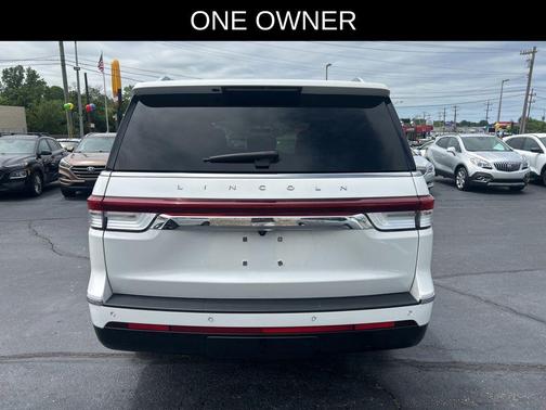 White Metallic 2024 Lincoln Navigator Reserve