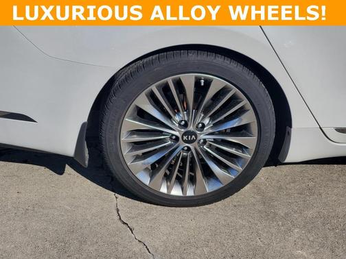 2019 Kia Cadenza SX Limited