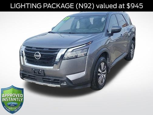 2023 Nissan Pathfinder SL