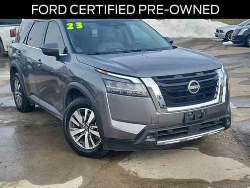 2023 Nissan Pathfinder SL