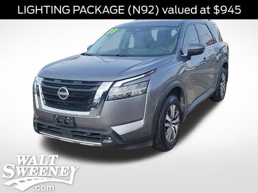 2023 Nissan Pathfinder SL