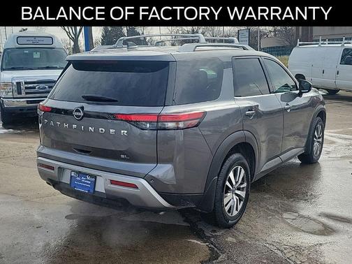 2023 Nissan Pathfinder SL
