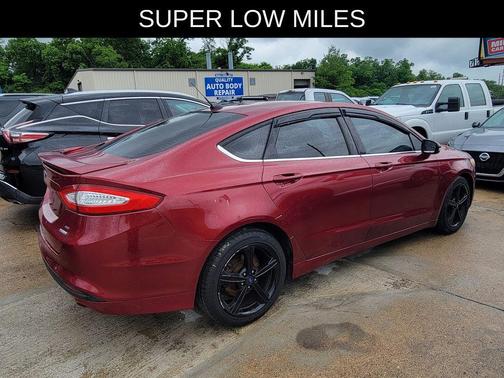 Ruby Red Metallic Tinted Clearcoat 2016 Ford Fusion SE