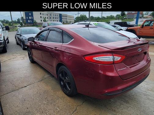 Ruby Red Metallic Tinted Clearcoat 2016 Ford Fusion SE