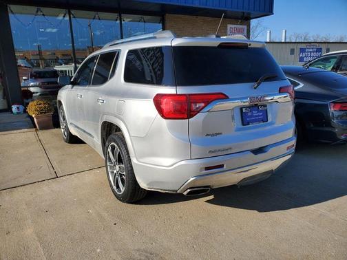 2017 GMC Acadia Denali