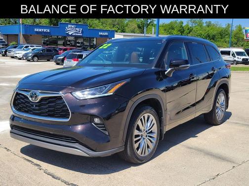 Opulent Amber 2022 Toyota Highlander Platinum