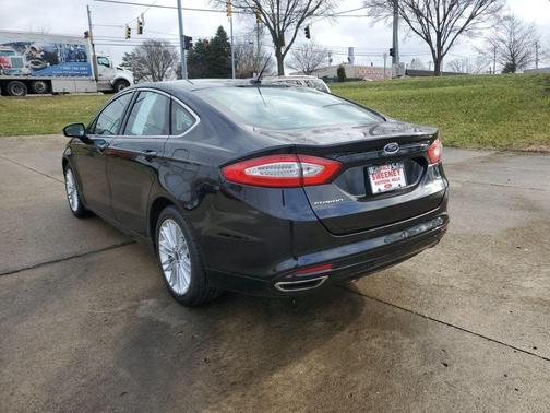 2016 Ford Fusion SE