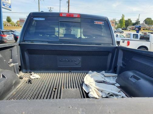 2017 RAM 1500 SLT