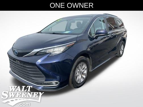 2022 Toyota Sienna XLE