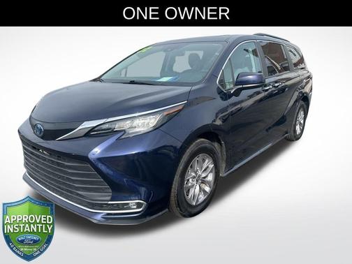 2022 Toyota Sienna XLE