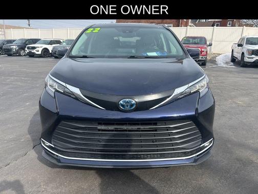 2022 Toyota Sienna XLE
