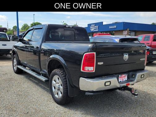 Brilliant Black Crystal Pearlcoat 2016 RAM 2500 Laramie