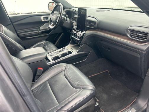 2021 Ford Explorer Platinum