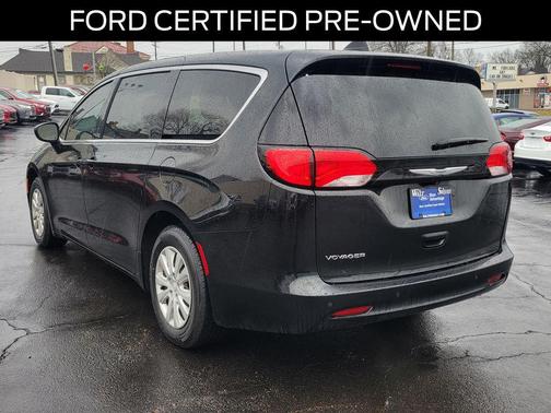 2021 Chrysler Voyager L