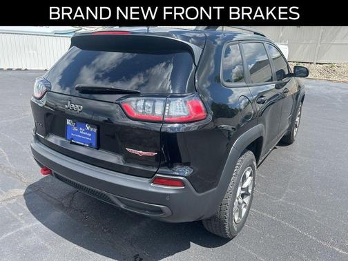 Diamond Black 2019 Jeep Cherokee Trailhawk