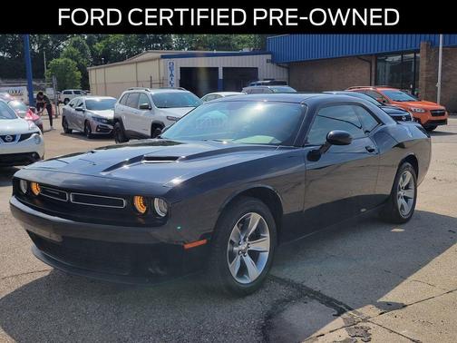 Pitch Black Clearcoat 2019 Dodge Challenger SXT