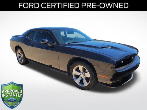 Pitch Black Clearcoat 2019 Dodge Challenger SXT
