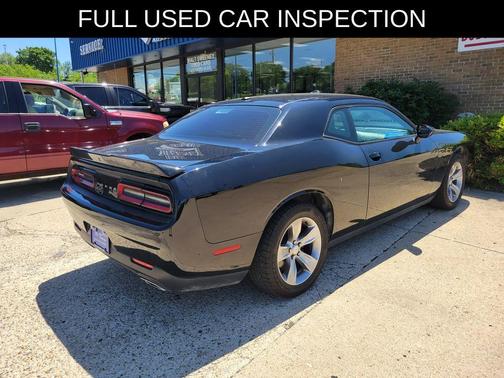 Pitch Black Clearcoat 2019 Dodge Challenger SXT