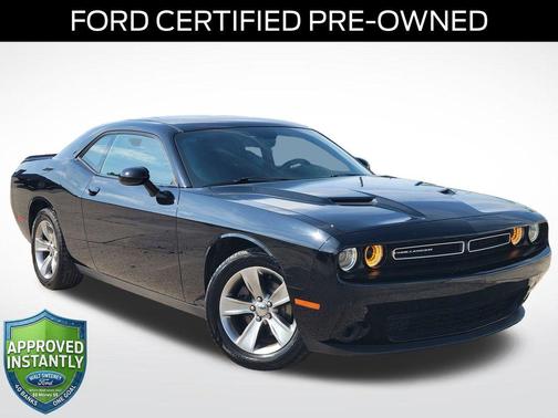 Pitch Black Clearcoat 2019 Dodge Challenger SXT