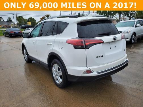 2017 Toyota RAV4 LE