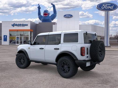 Oxford White 2026 Ford Bronco Badlands