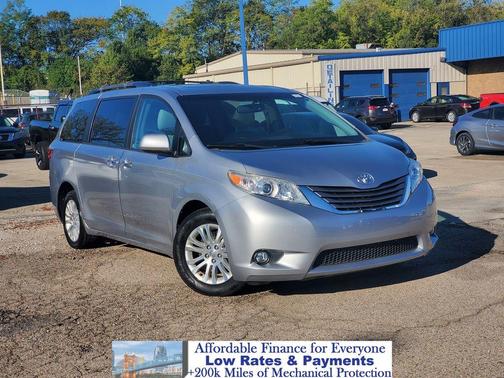 2015 Toyota Sienna XLE