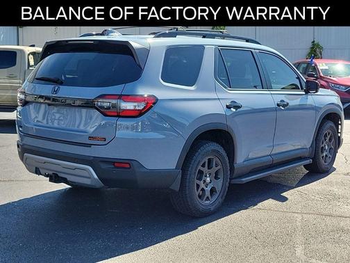 Sonic Gray Pearl 2024 Honda Pilot TrailSport