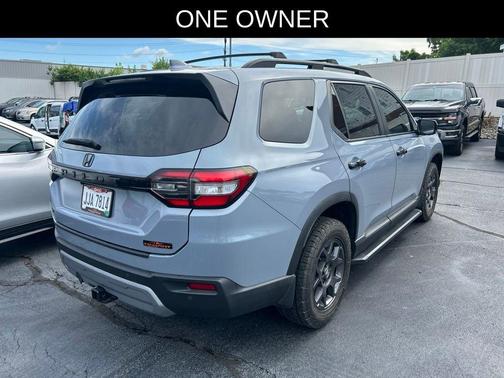 Sonic Gray Pearl 2024 Honda Pilot TrailSport