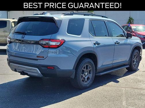 Sonic Gray Pearl 2024 Honda Pilot TrailSport