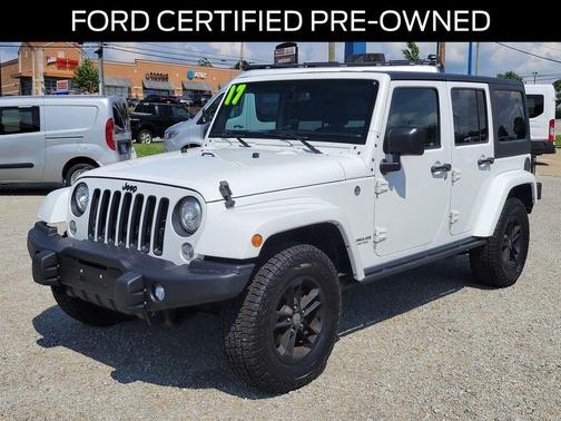 Bright White Clearcoat 2017 Jeep Wrangler Unlimited Sahara