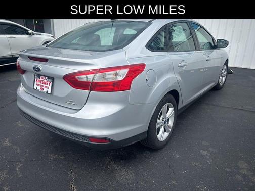 Ingot Silver 2014 Ford Focus SE
