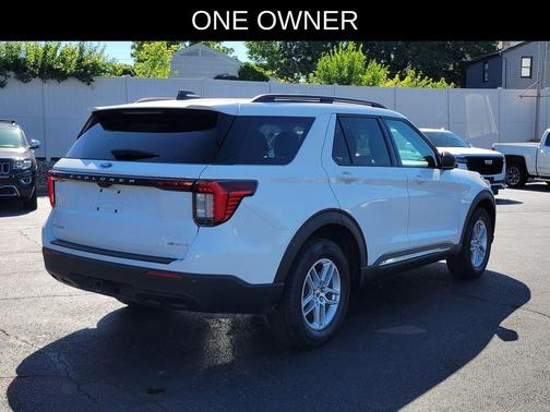 White Metallic 2025 Ford Explorer Active