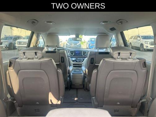 Crystal Metallic 2017 Chrysler Pacifica Touring-L Plus