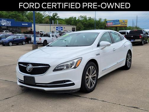 Summit White 2017 Buick LaCrosse Essence