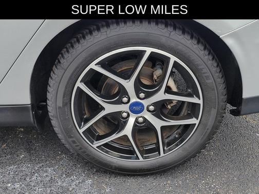 Ingot Silver 2017 Ford Focus SEL