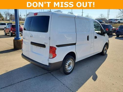 2015 Nissan NV200 SV