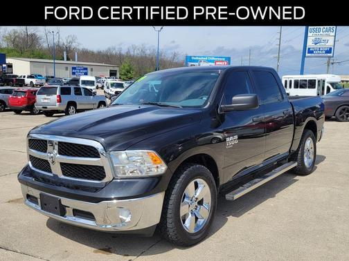 Brilliant Black Crystal Pearlcoat 2019 RAM 1500 Classic Tradesman