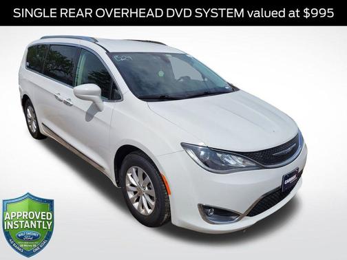Bright White Clearcoat 2018 Chrysler Pacifica Touring-L