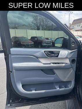 Infinite Black Metallic 2023 Lincoln Navigator Black Label