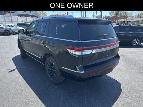 Infinite Black Metallic 2024 Lincoln Navigator Reserve